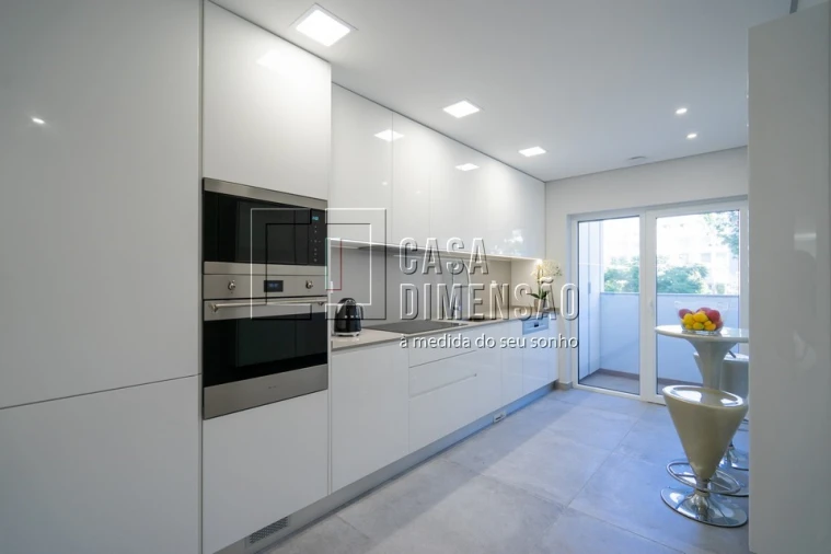 Apartamento T3 para Venda em Carcavelos e Parede Foto 19