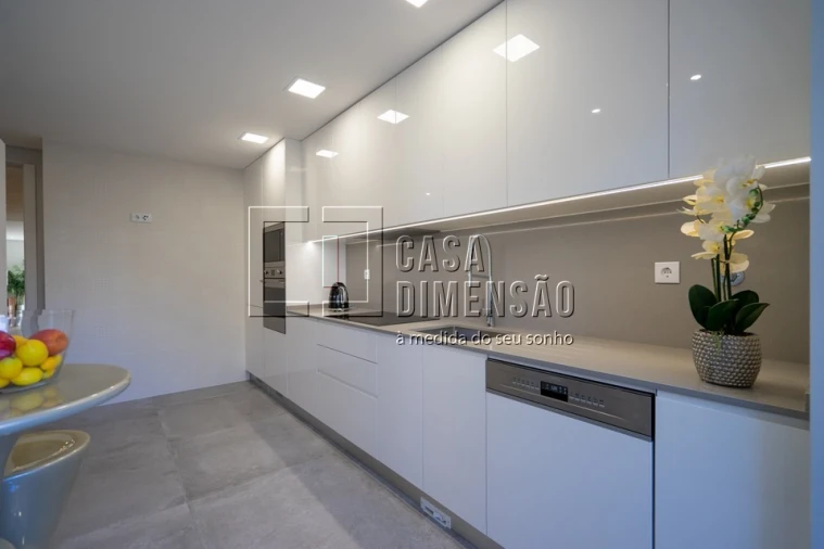 Apartamento T3 para Venda em Carcavelos e Parede Foto 24