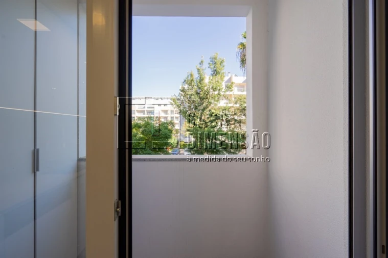 Apartamento T3 para Venda em Carcavelos e Parede Foto 26