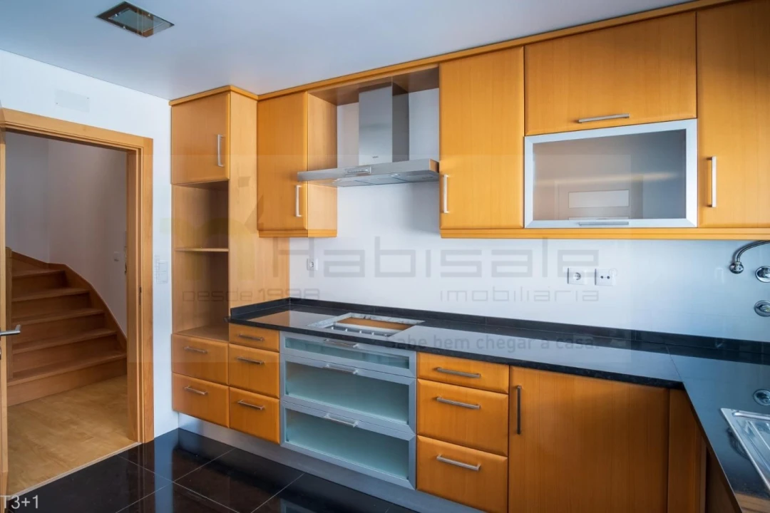 Apartamento T3 para Venda em Carcavelos e Parede Foto 8