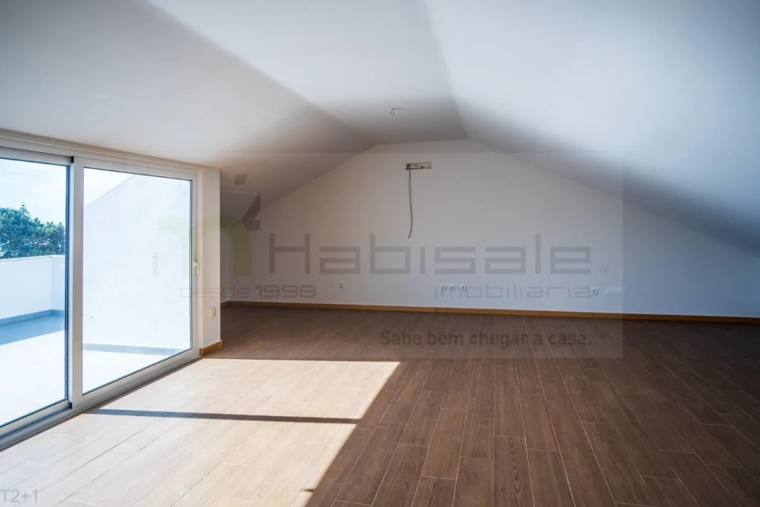 Apartamento T3 para Venda em Carcavelos e Parede Foto 20
