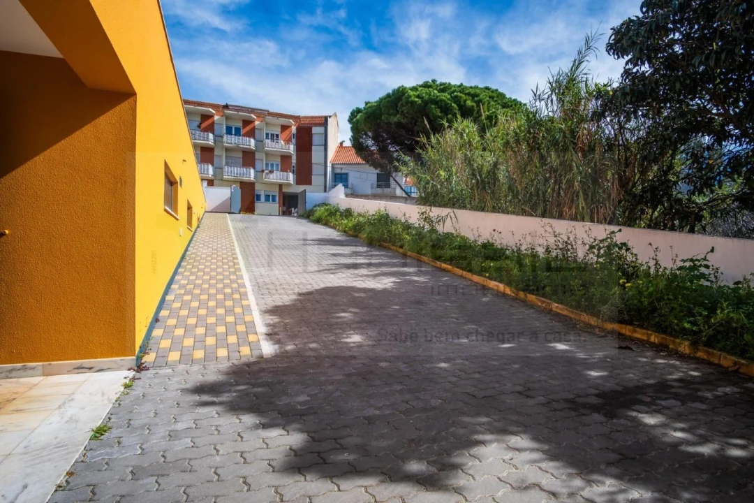 Apartamento T3 para Venda em Carcavelos e Parede Foto 23