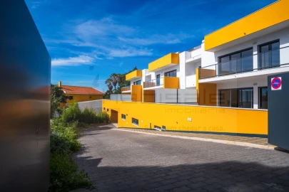 Apartamento T3 para Venda em Carcavelos e Parede