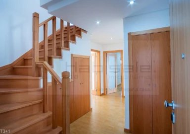 Apartamento T3 para Venda em Carcavelos e Parede