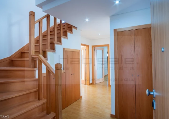 Apartamento T3 para Venda em Carcavelos e Parede Foto 18