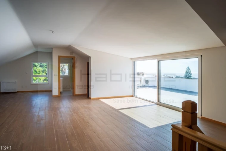 Apartamento T3 para Venda em Carcavelos e Parede Foto 19