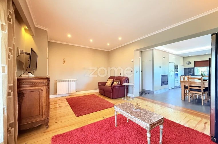 Moradia T3 para Venda em Brufe Foto 8