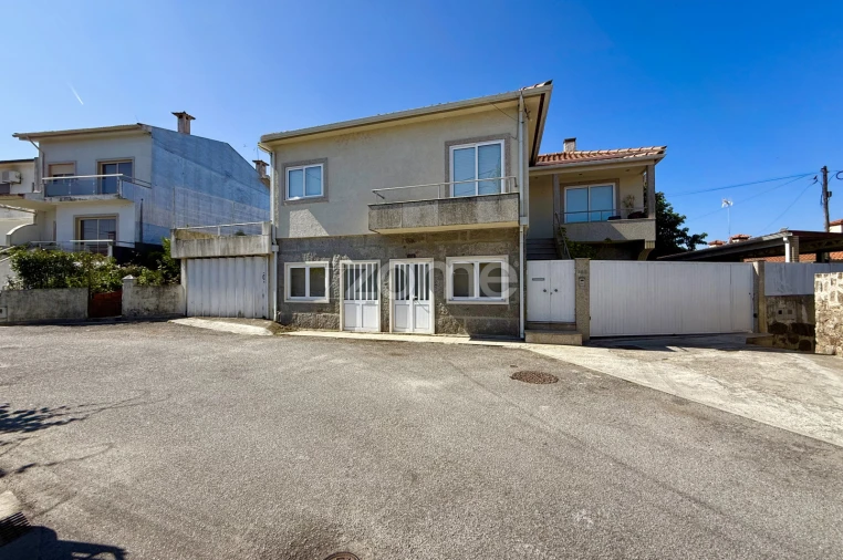 Moradia T3 para Venda em Brufe Foto 32