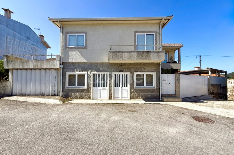 Moradia T3 para Venda em Brufe Foto 2