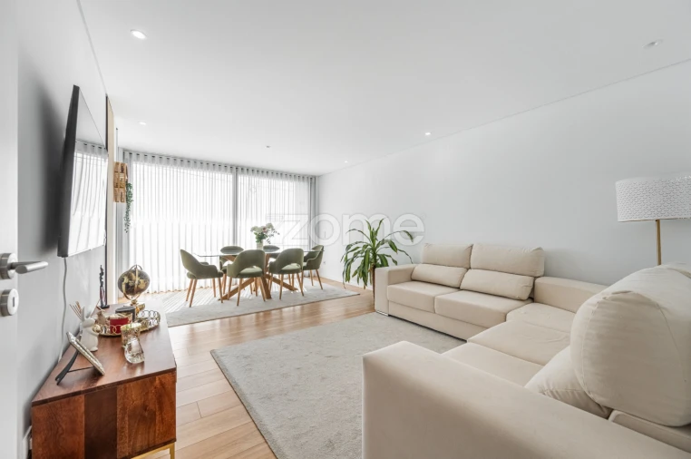 Apartamento T2 para Venda em Vilar de Pinheiro Foto 11