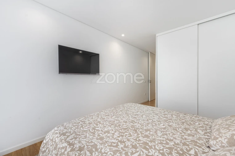 Apartamento T2 para Venda em Vilar de Pinheiro Foto 17