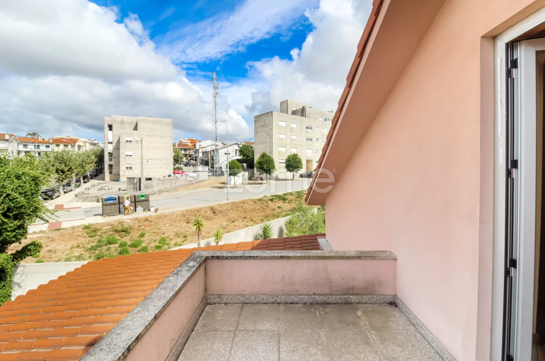 Moradia T6 para Arrendamento em Campo e Sobrado Foto 33