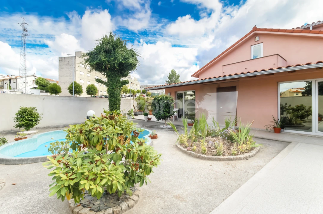 Moradia T6 para Arrendamento em Campo e Sobrado Foto 2