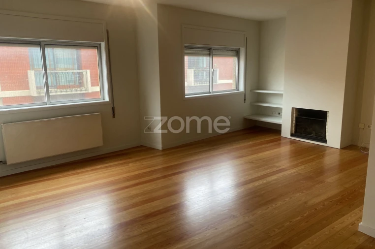 Apartamento T4 para Arrendamento em Aldoar, Foz do Douro e Nevogilde Foto 13