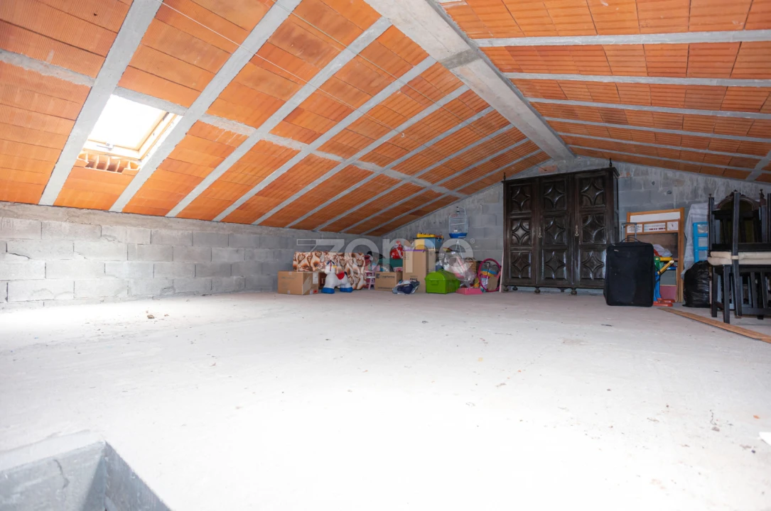 Moradia T1 para Venda em Almalagues Foto 13