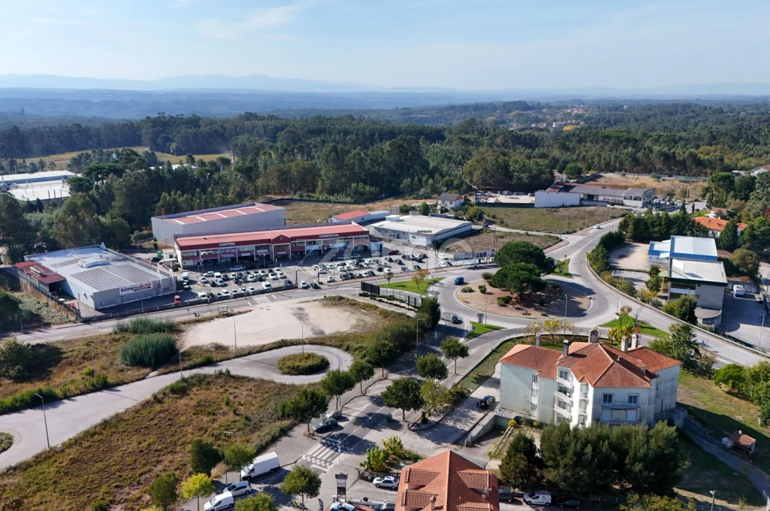 Apartamento T3 para Arrendamento em Currelos, Papízios e Sobral Foto 26