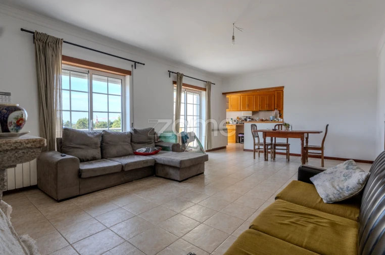 Apartamento T3 para Arrendamento em Currelos, Papízios e Sobral Foto 5