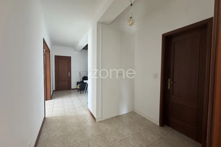 Apartamento T3 para Arrendamento em Currelos, Papízios e Sobral Foto 14