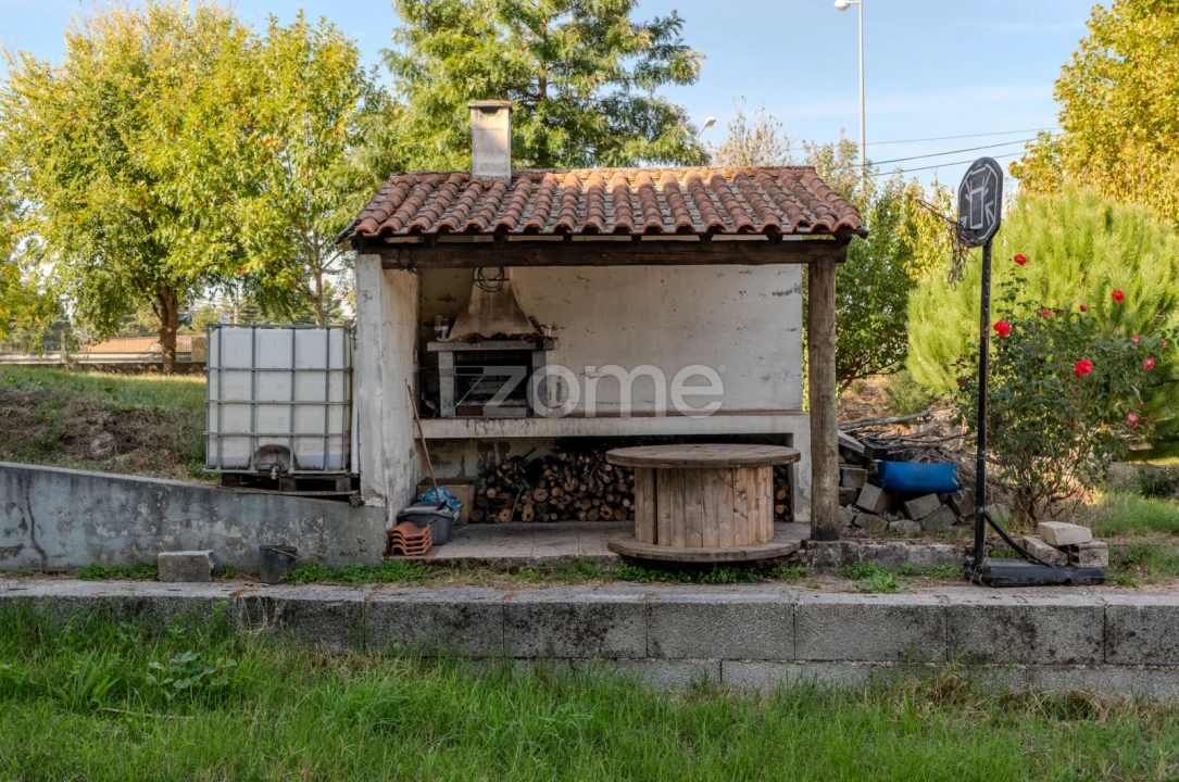 Apartamento T3 para Arrendamento em Currelos, Papízios e Sobral Foto 24