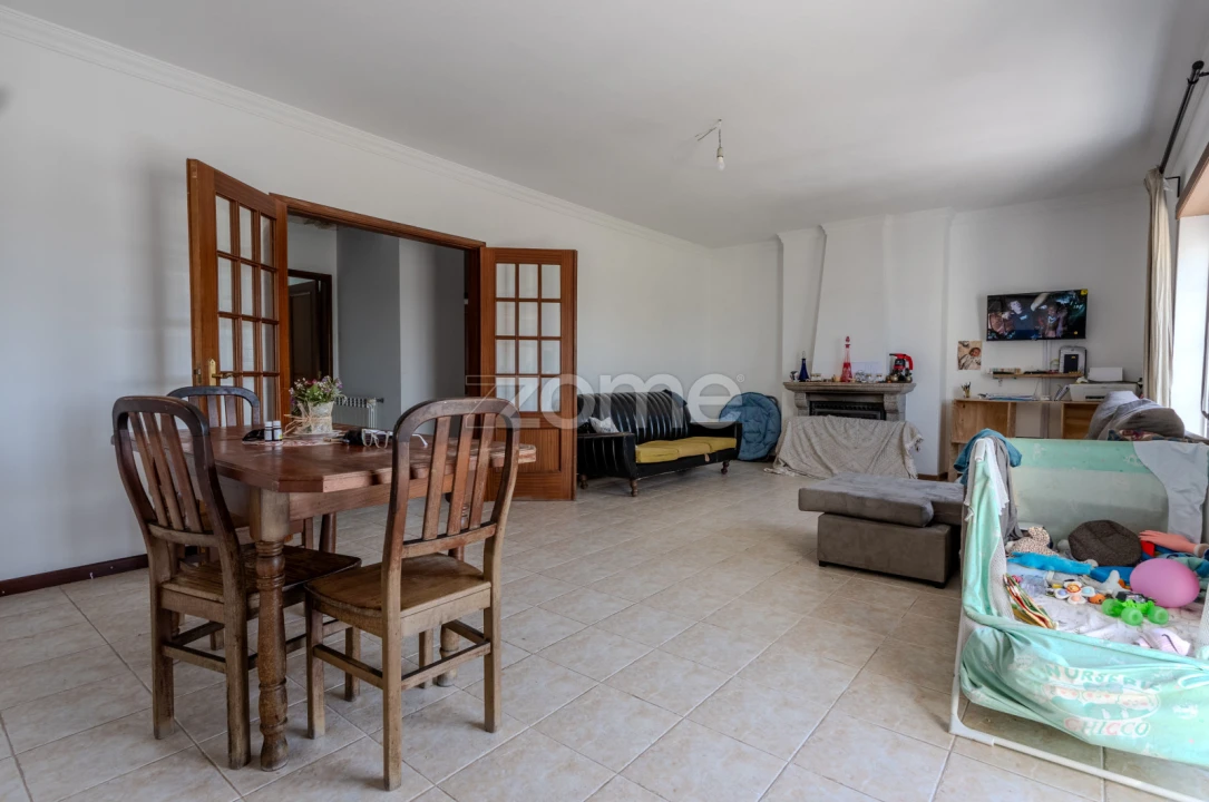 Apartamento T3 para Arrendamento em Currelos, Papízios e Sobral Foto 7