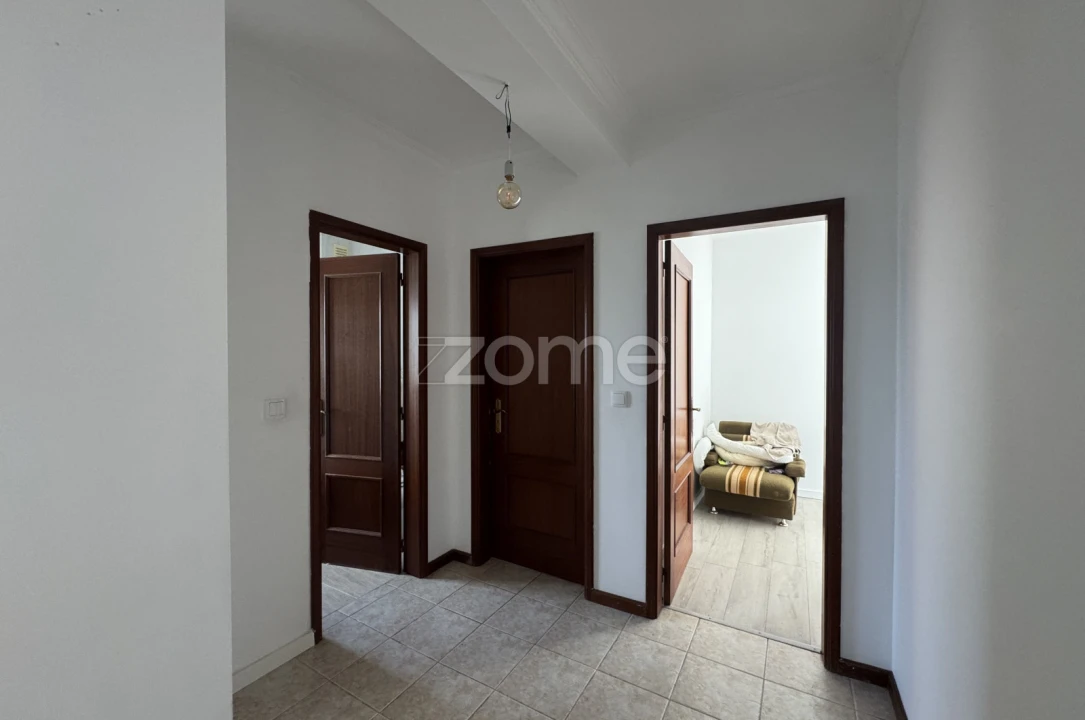 Apartamento T3 para Arrendamento em Currelos, Papízios e Sobral Foto 15