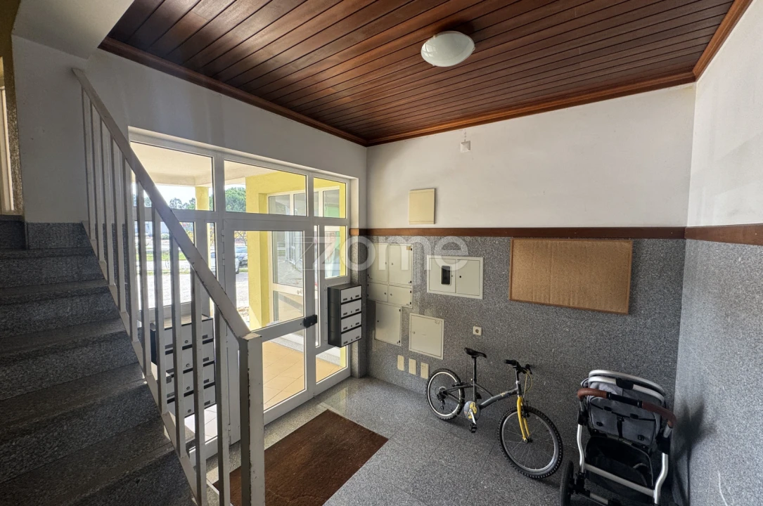 Apartamento T3 para Arrendamento em Currelos, Papízios e Sobral Foto 21