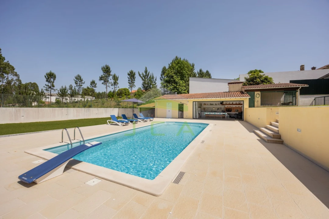 Moradia T4 para Venda em Arrabal Foto 46