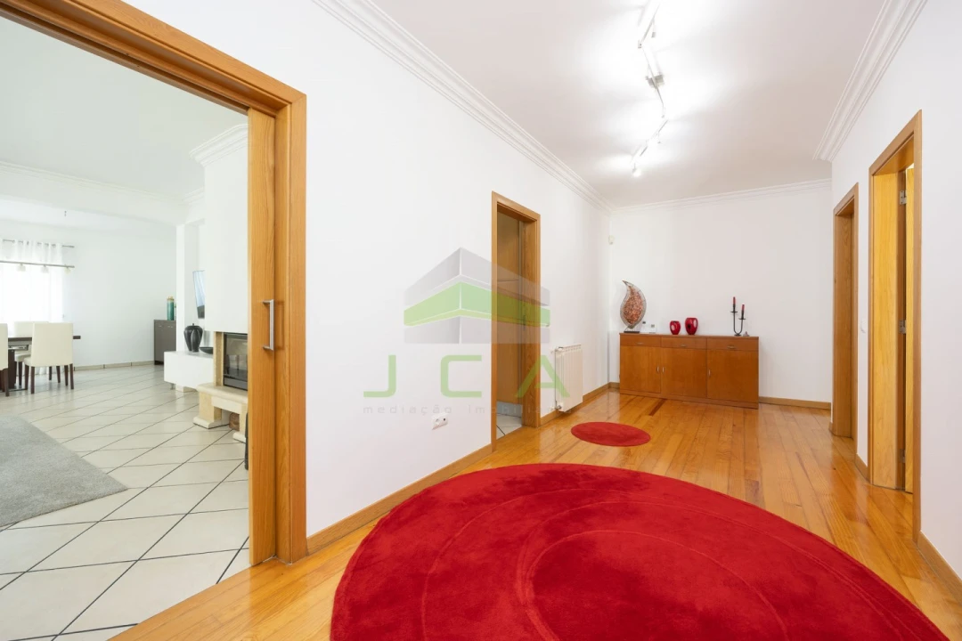 Moradia T4 para Venda em Arrabal Foto 6