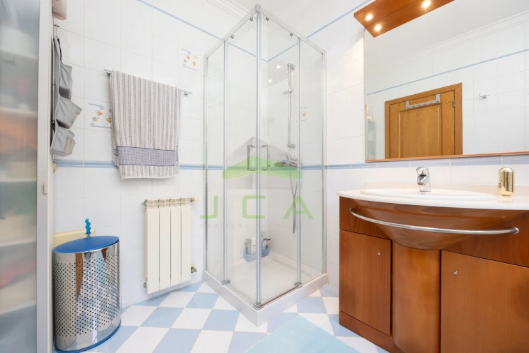 Moradia T4 para Venda em Arrabal Foto 30