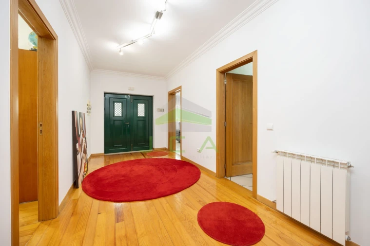 Moradia T4 para Venda em Arrabal Foto 5