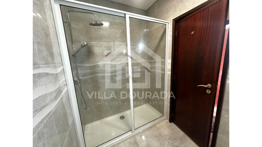 Moradia T4 para Venda em Campanhã Foto 20