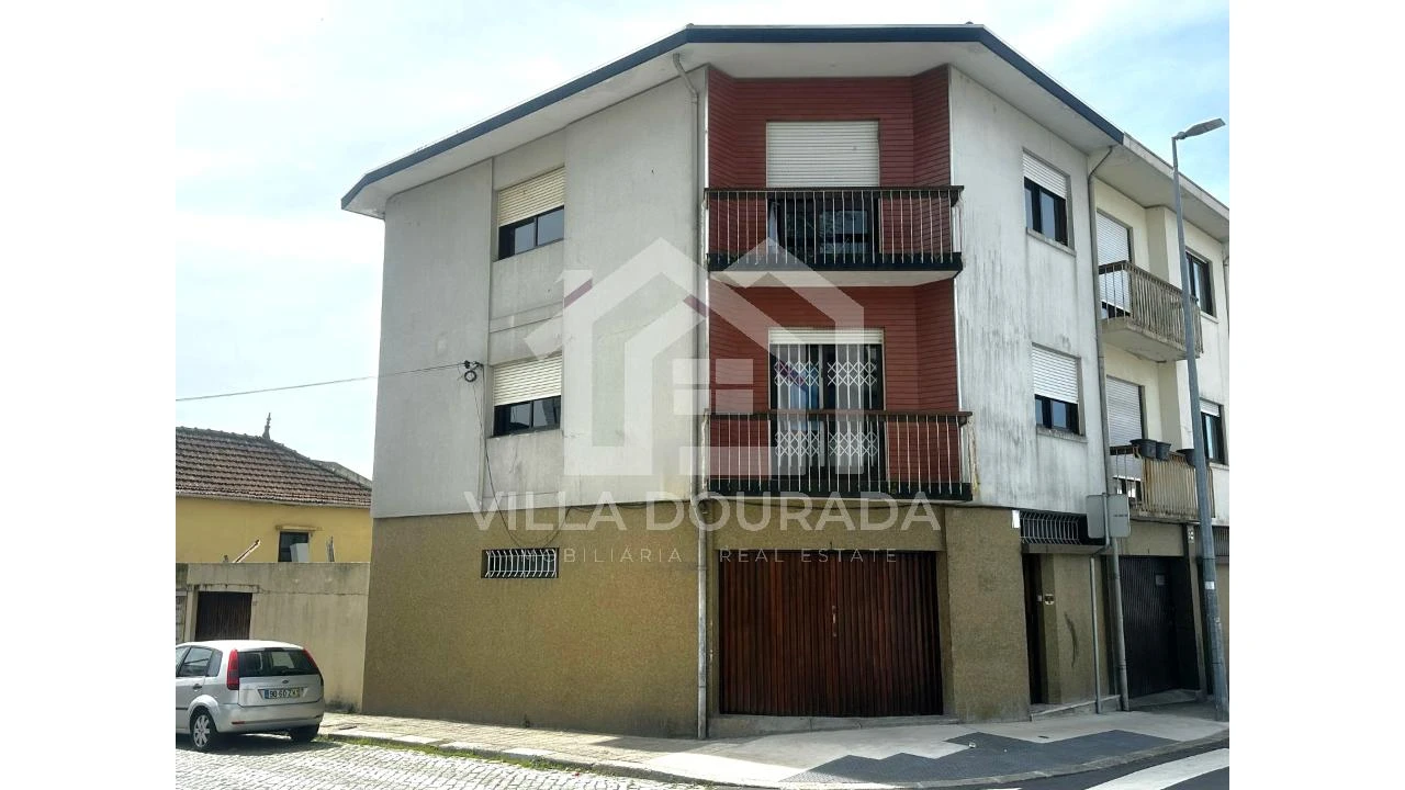 Moradia T4 para Venda em Campanhã Foto 1