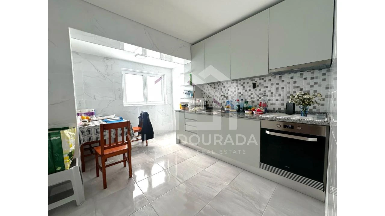 Moradia T4 para Venda em Campanhã Foto 2