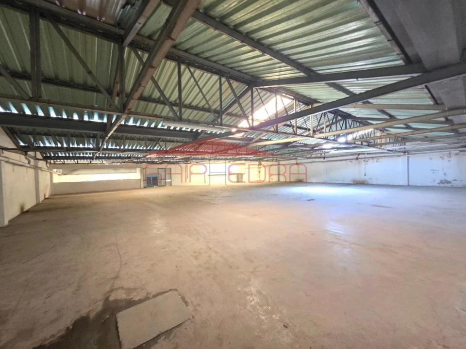 Armazém para Venda em Silvalde Foto 12