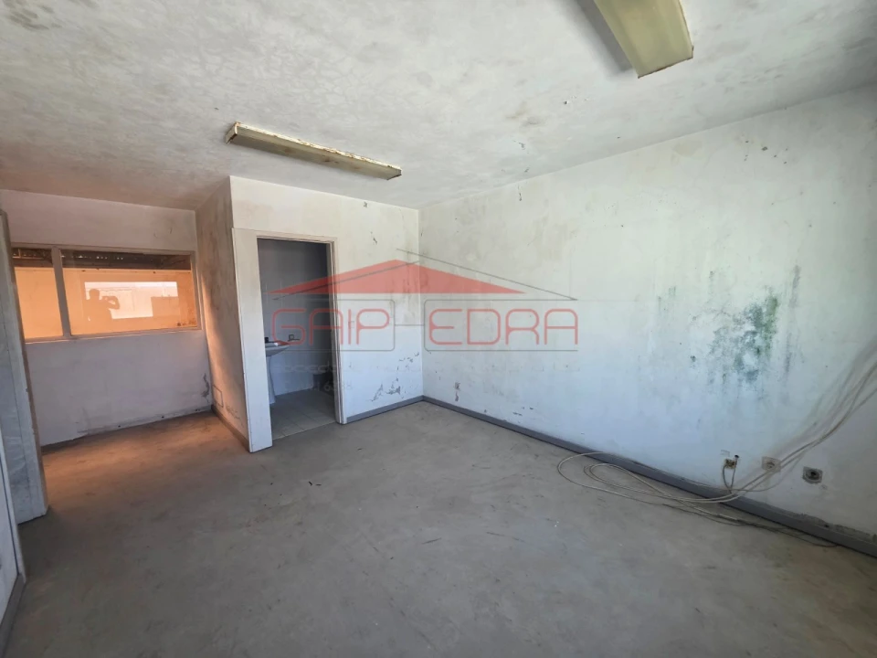 Armazém para Venda em Silvalde Foto 23