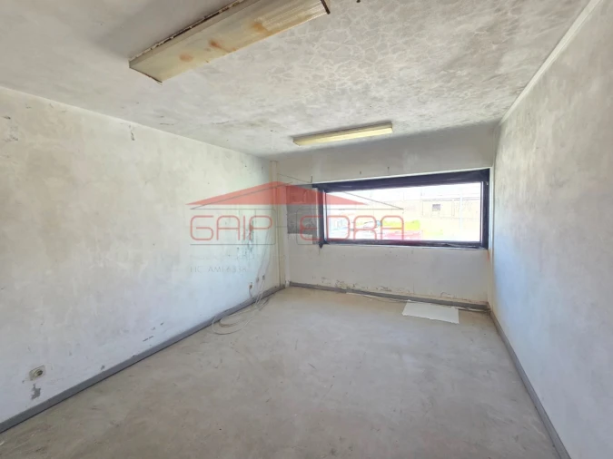 Armazém para Venda em Silvalde Foto 22