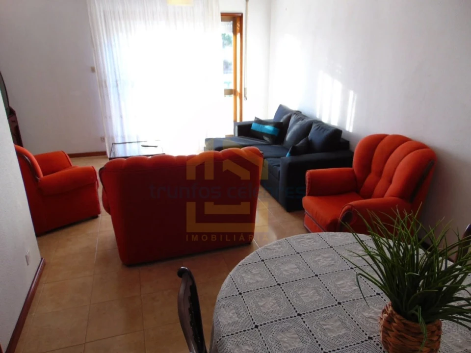 Apartamento T2 para Venda em Azurara Foto 5