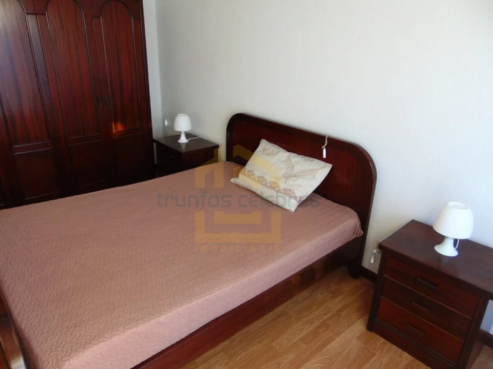 Apartamento T2 para Venda em Azurara Foto 11
