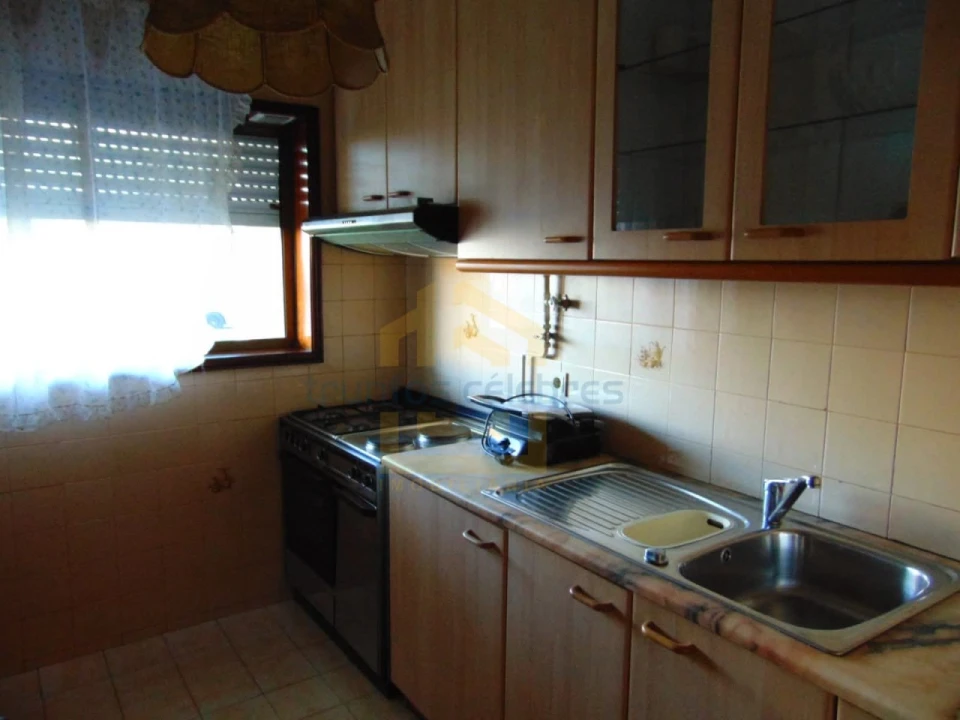 Apartamento T2 para Venda em Azurara Foto 14