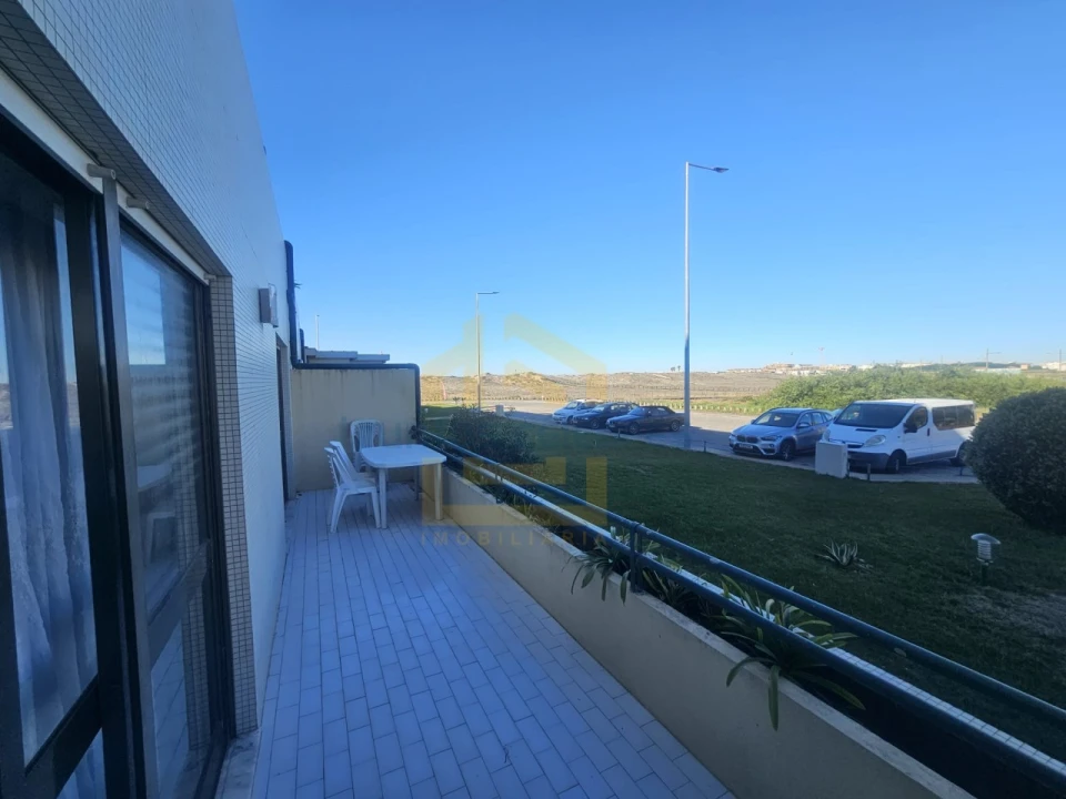 Apartamento T2 para Venda em Azurara Foto 3