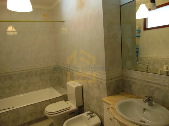 Apartamento T2 para Venda em Azurara Foto 12