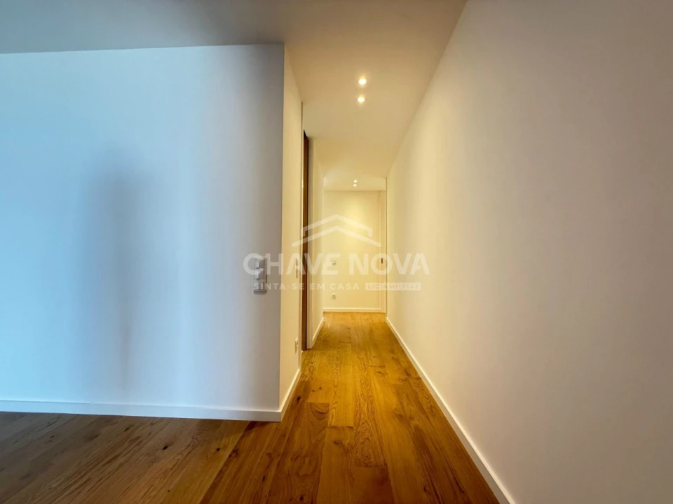 Apartamento T3 para Arrendamento em Canidelo Foto 12