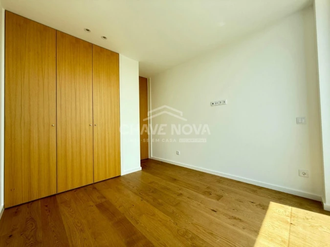 Apartamento T3 para Arrendamento em Canidelo Foto 15