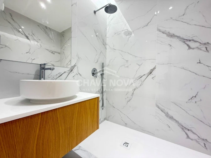 Apartamento T3 para Arrendamento em Canidelo Foto 19