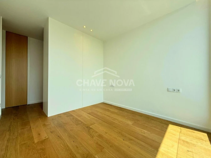 Apartamento T3 para Arrendamento em Canidelo Foto 21