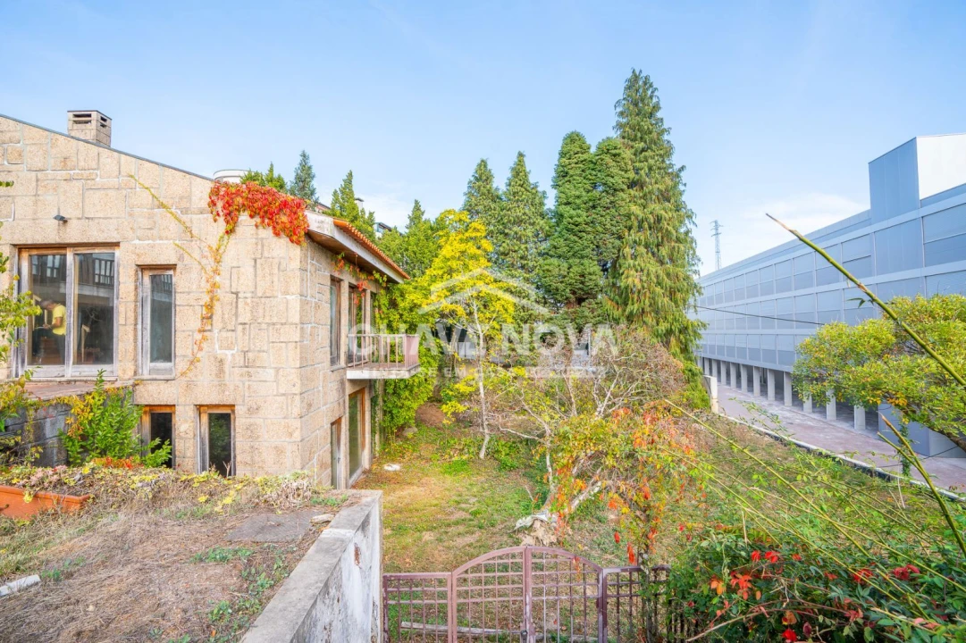 Moradia T4 para Venda em Azurem Foto 4