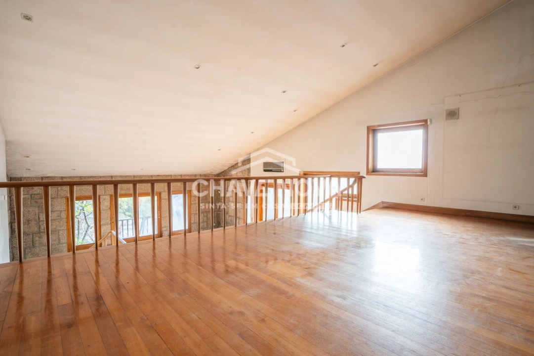 Moradia T4 para Venda em Azurem Foto 17