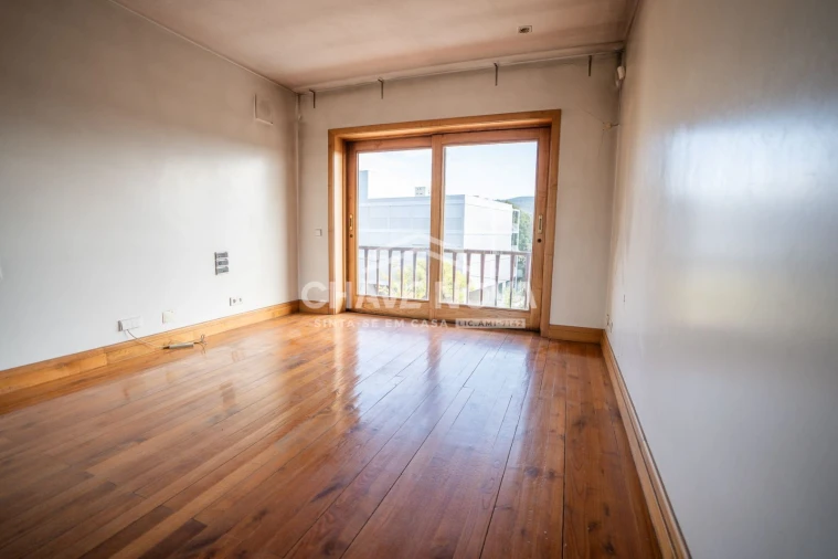 Moradia T4 para Venda em Azurem Foto 11