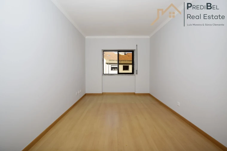 Apartamento T3 para Venda em Algueirão-Mem Martins Foto 10