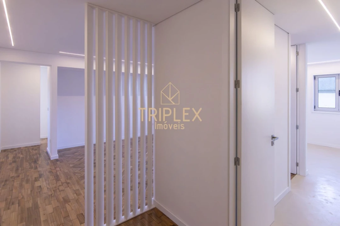 Apartamento T4 para Venda em Cedofeita, Santo Ildefonso, Sé, Miragaia, São Nicolau e Vitória Foto 3